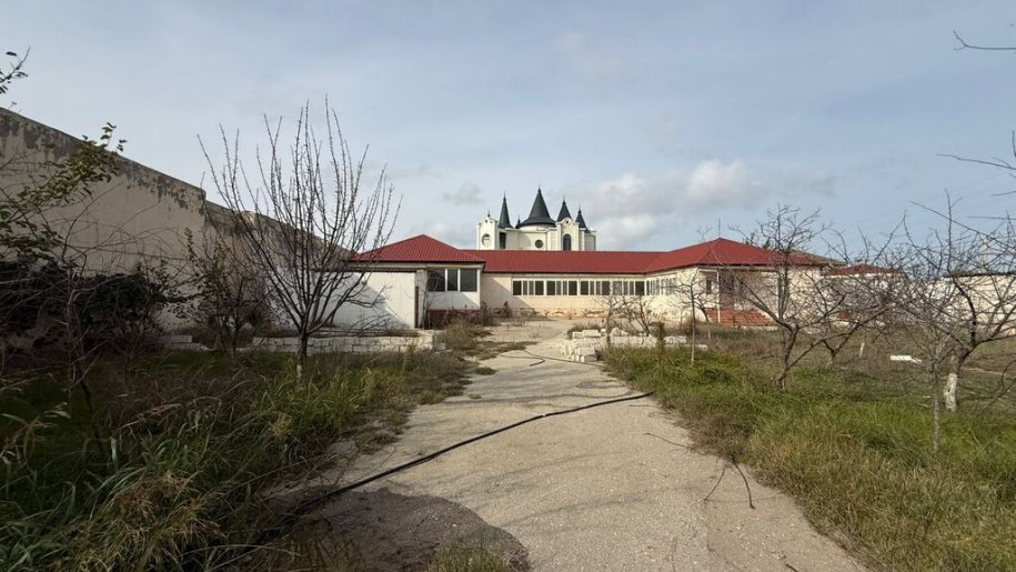 18 sot torpaq satılır, Buzovna-1