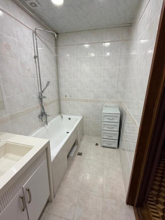 Satılır 3 otaqlı köhnə tikili, 110 m², Nəriman Nərimanov m.-12