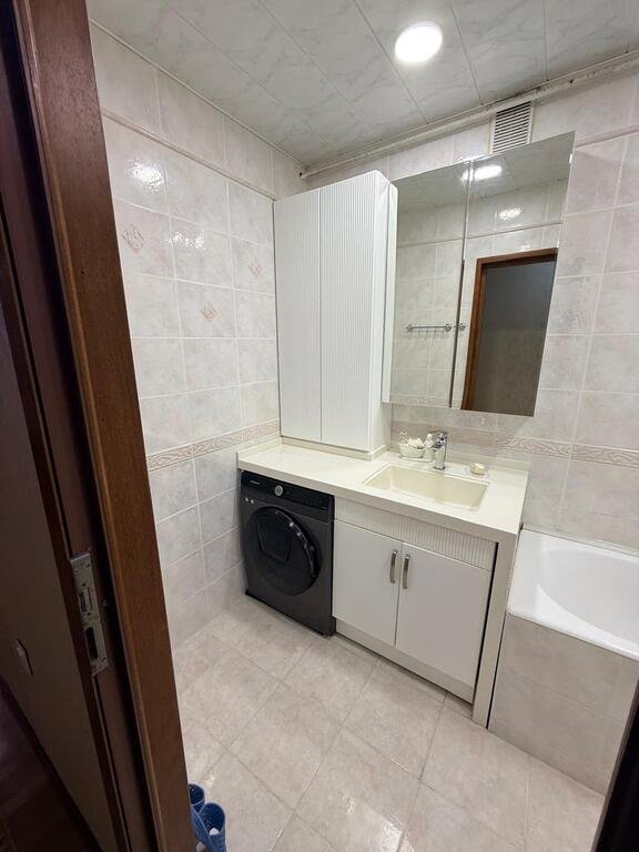 Satılır 3 otaqlı köhnə tikili, 110 m², Nəriman Nərimanov m.-14