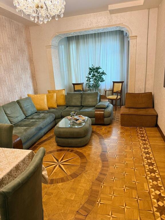 Satılır 3 otaqlı köhnə tikili, 110 m², Nəriman Nərimanov m.-16