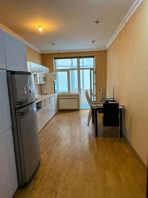 Satılır 3 otaqlı yeni tikili, 140 m², 8 noyabr-5