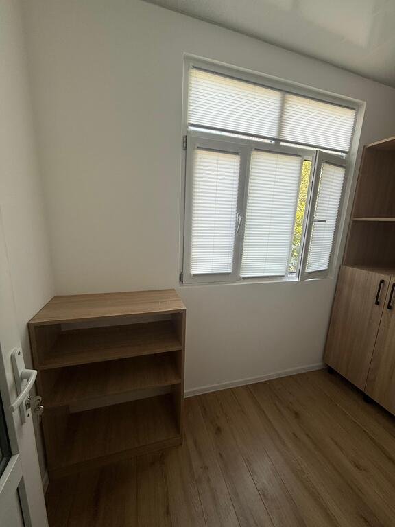 Satılır 2 otaqlı köhnə tikili, 55 m², 20 Yanvar m.-10