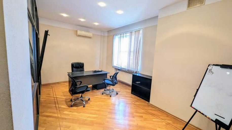 101 m<sup>2</sup> ofis icarəyə verilir, 28 May m.-6