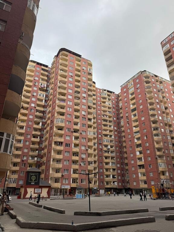 Satılır 2 otaqlı yeni tikili, 43 m², İnşaatçılar m.-1