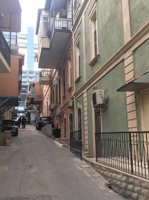 Satılır 3 otaqlı köhnə tikili, 65 m², İçərişəhər m.-1