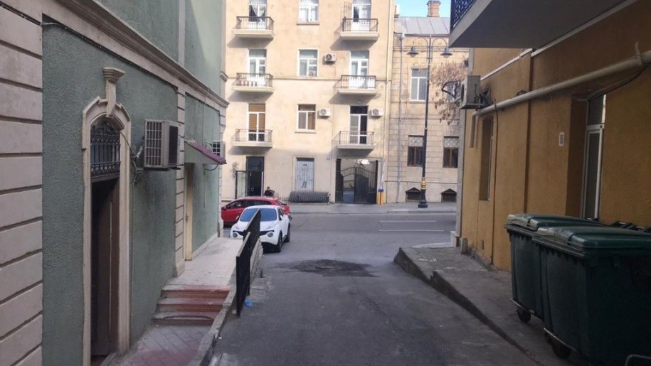 Satılır 3 otaqlı köhnə tikili, 65 m², İçərişəhər m.-3