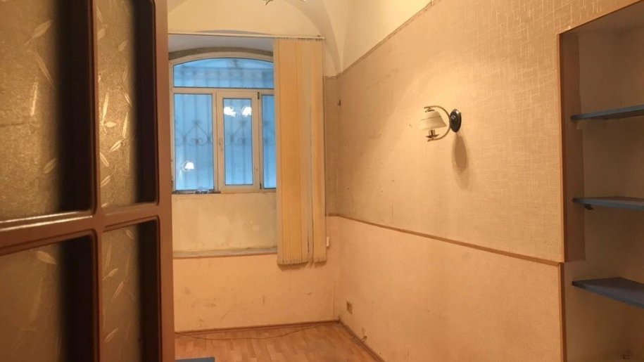 Satılır 3 otaqlı köhnə tikili, 65 m², İçərişəhər m.-11