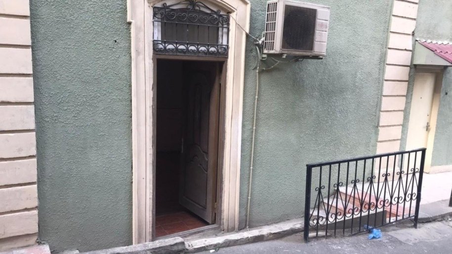 Satılır 3 otaqlı köhnə tikili, 65 m², İçərişəhər m.-19