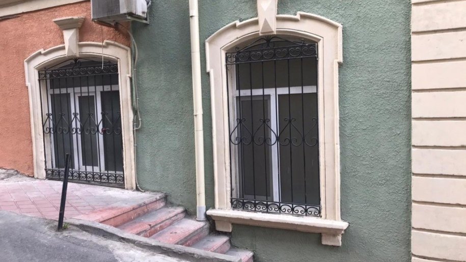 Satılır 3 otaqlı köhnə tikili, 65 m², İçərişəhər m.-21