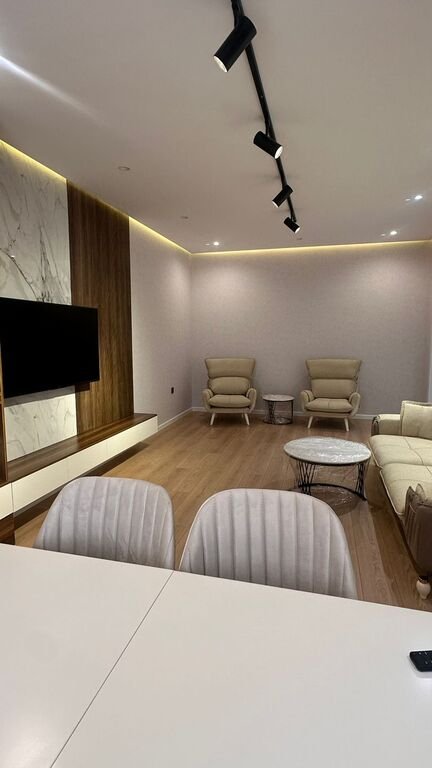 Kirayə verilir 2 otaqlı yeni tikili, 105 m², 8 noyabr-4