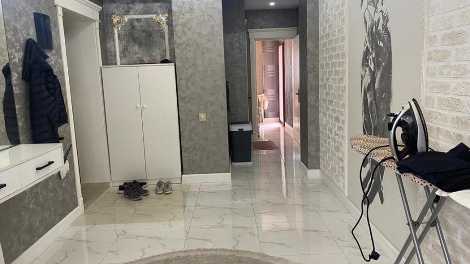 Satılır 3 otaqlı köhnə tikili, 90 m², 8-ci kilometr-1