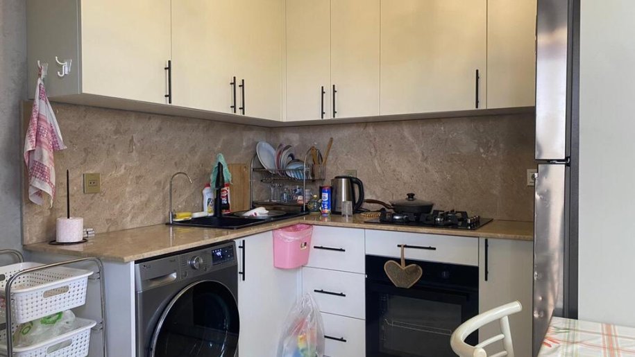 Satılır 3 otaqlı köhnə tikili, 90 m², 8-ci kilometr-9