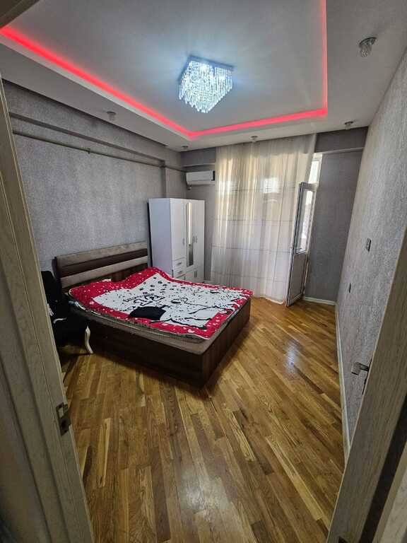 Satılır 2 otaqlı yeni tikili, 60 m², İnşaatçılar m.-1