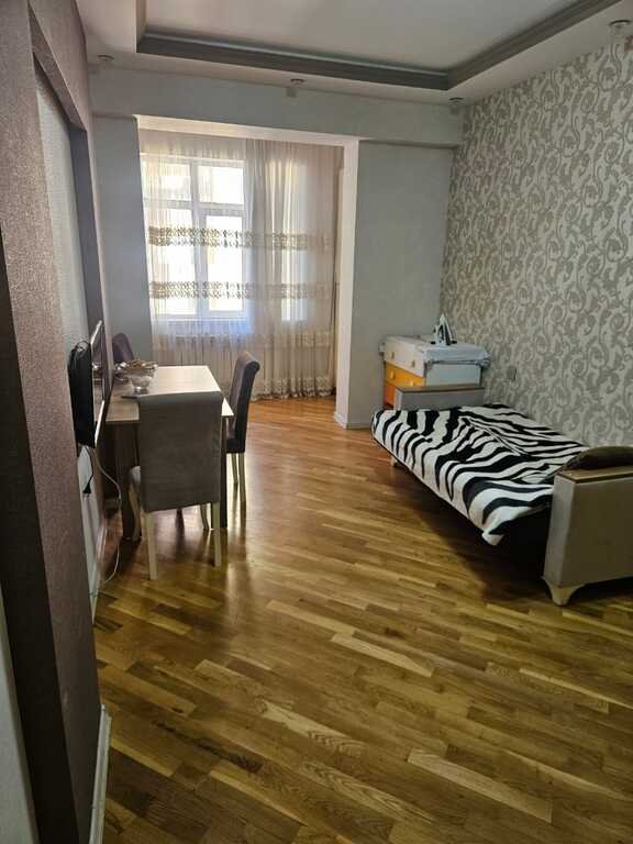 Satılır 2 otaqlı yeni tikili, 60 m², İnşaatçılar m.-3