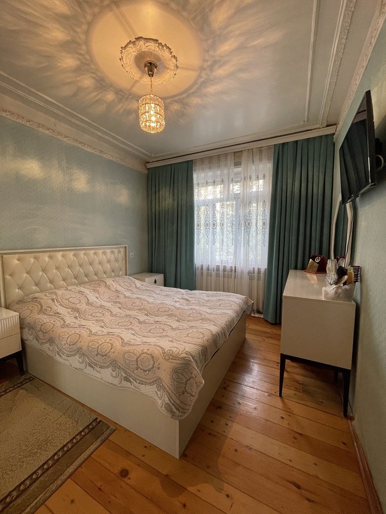 Satılır 5 otaqlı köhnə tikili, 135 m², Əhmədli m.-1