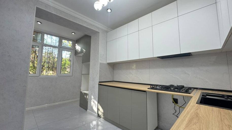 Satılır 3 otaqlı köhnə tikili, 80 m², Xalqlar dostluğu m.-4