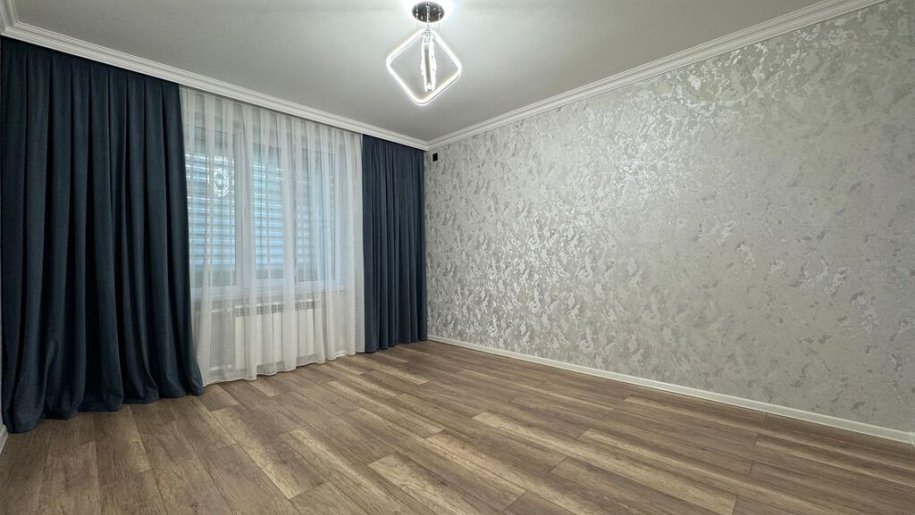 Satılır 3 otaqlı köhnə tikili, 80 m², Xalqlar dostluğu m.-7