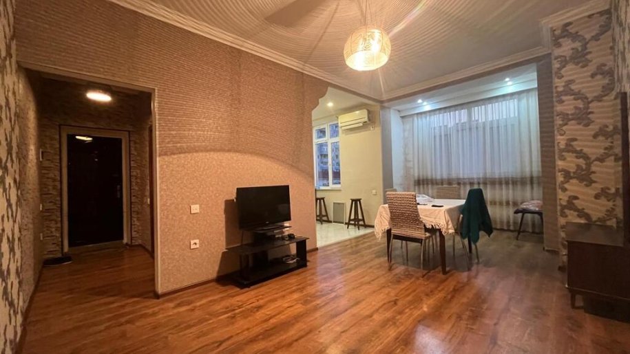 Satılır 2 otaqlı köhnə tikili, 48 m², Qara Qarayev m.-1