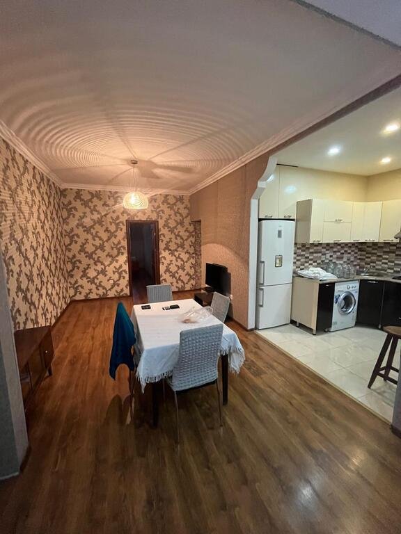 Satılır 2 otaqlı köhnə tikili, 48 m², Qara Qarayev m.-4