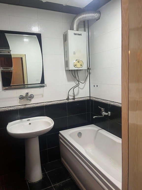 Satılır 4 otaqlı köhnə tikili, 120 m², 9-cu mikrorayon-3