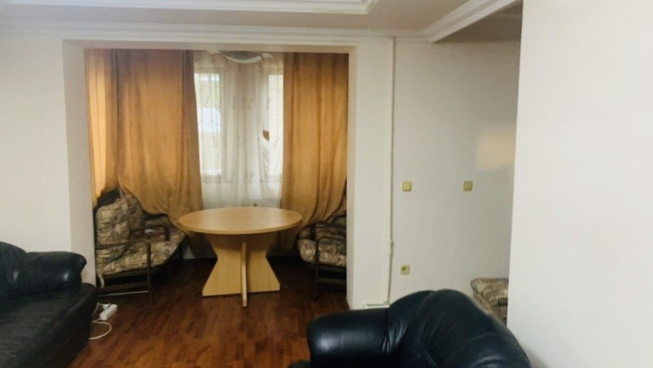 Satılır 2 otaqlı köhnə tikili, 45 m², İnşaatçılar m.-4