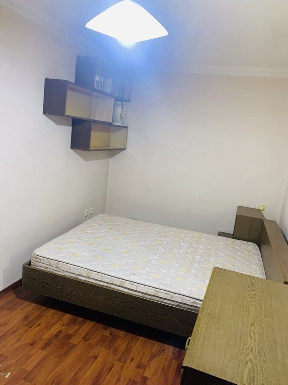 Satılır 2 otaqlı köhnə tikili, 45 m², İnşaatçılar m.-5