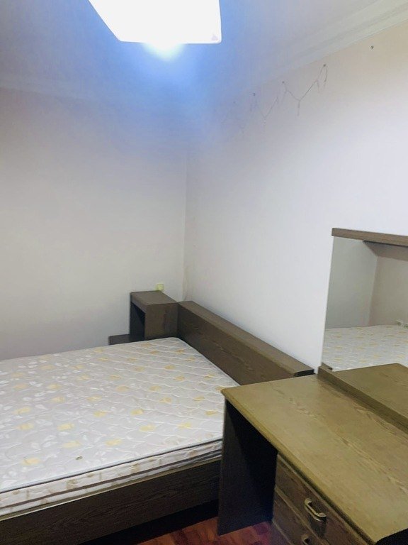 Satılır 2 otaqlı köhnə tikili, 45 m², İnşaatçılar m.-6