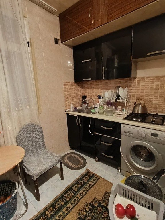 Satılır 2 otaqlı köhnə tikili, 50 m², İnşaatçılar m.-7