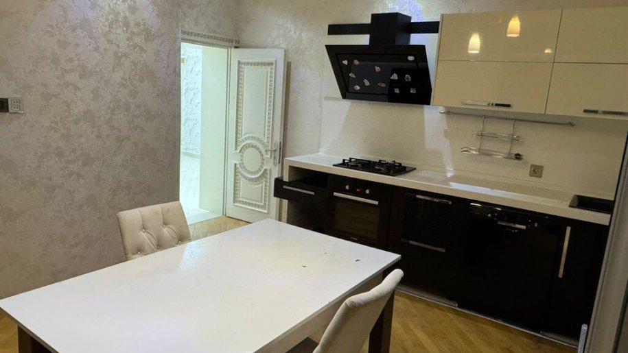 Satılır 5 otaqlı yeni tikili, 180 m², Nizami m.-7