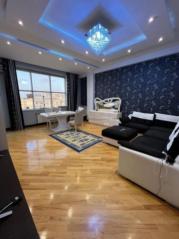 Satılır 3 otaqlı yeni tikili, 105 m², İnşaatçılar m.-1