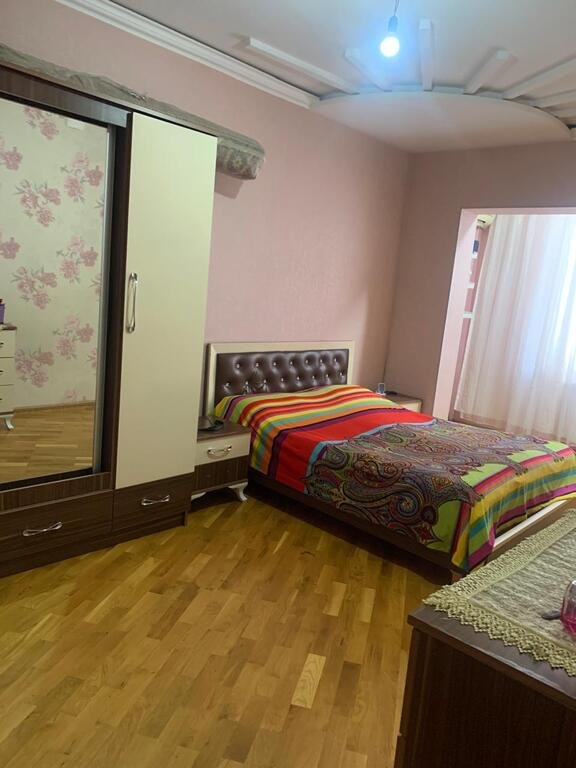 Satılır 4 otaqlı köhnə tikili, 116 m², Xalqlar dostluğu m.-2