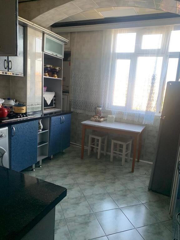 Satılır 4 otaqlı köhnə tikili, 116 m², Xalqlar dostluğu m.-5