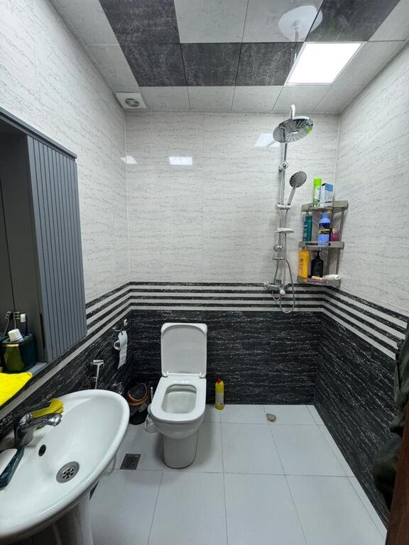 Satılır 4 otaqlı yeni tikili, 145 m², İnşaatçılar m.-12