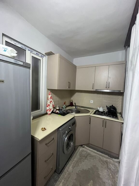 Kirayə verilir 2 otaqlı köhnə tikili, 50 m², 20 Yanvar m.-12