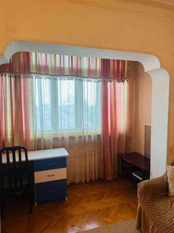 Satılır 2 otaqlı köhnə tikili, 65 m², Memar Əcəmi m.-4