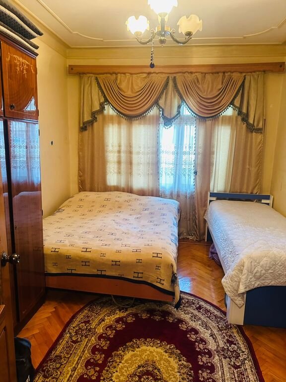 Satılır 2 otaqlı köhnə tikili, 65 m², Memar Əcəmi m.-5