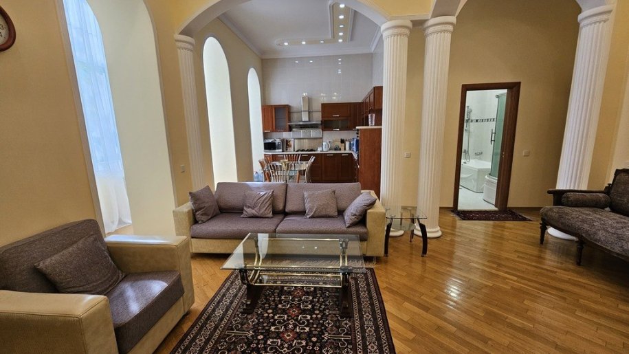 Kirayə verilir 3 otaqlı köhnə tikili, 100 m², Sahil m.-2