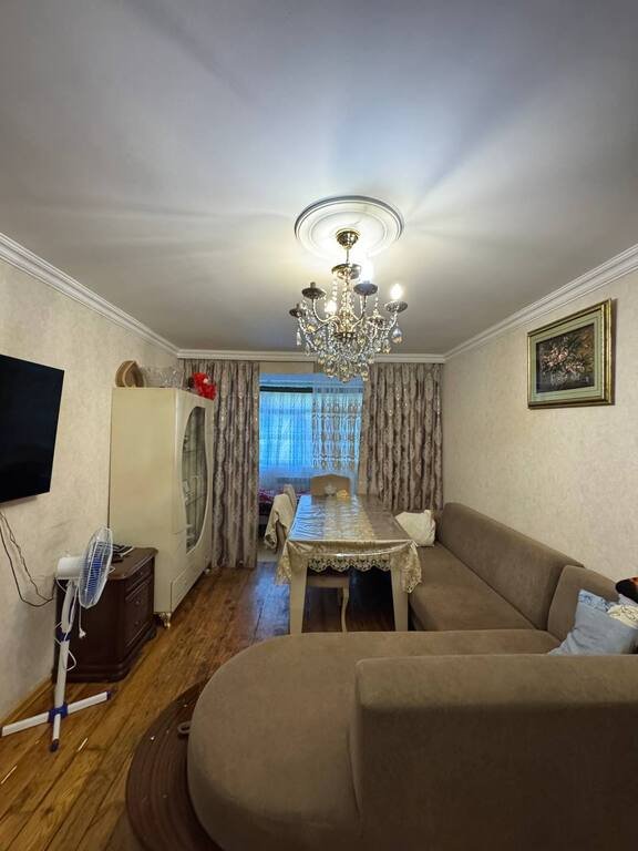 Satılır 2 otaqlı köhnə tikili, 50 m², Elmlər Akademiyası m.-3