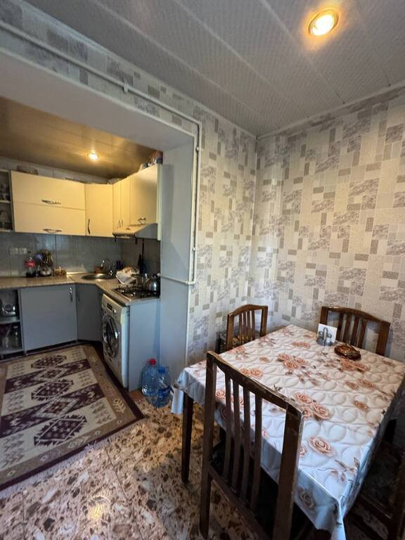 Satılır 2 otaqlı köhnə tikili, 50 m², Elmlər Akademiyası m.-5
