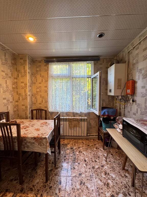 Satılır 2 otaqlı köhnə tikili, 50 m², Elmlər Akademiyası m.-6