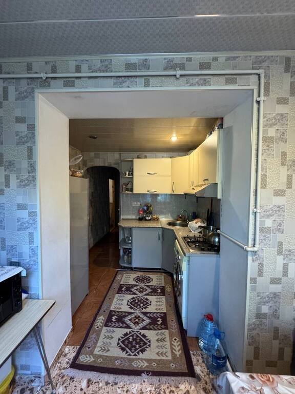Satılır 2 otaqlı köhnə tikili, 50 m², Elmlər Akademiyası m.-8