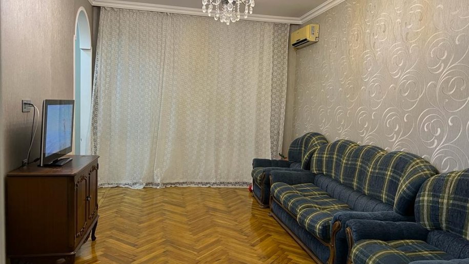 Satılır 2 otaqlı köhnə tikili, 56 m², Elmlər Akademiyası m.-1
