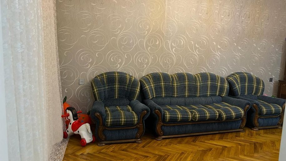 Satılır 2 otaqlı köhnə tikili, 56 m², Elmlər Akademiyası m.-3
