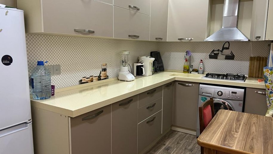 Satılır 2 otaqlı köhnə tikili, 56 m², Elmlər Akademiyası m.-9