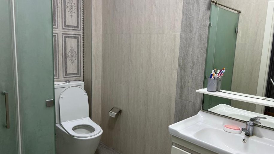 Satılır 2 otaqlı köhnə tikili, 56 m², Elmlər Akademiyası m.-12
