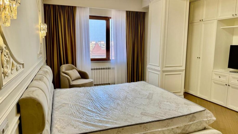 Satılır 4 otaqlı yeni tikili, 205 m², Nəsimi-15