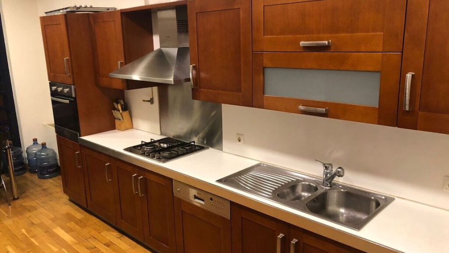 Kirayə verilir 4 otaqlı yeni tikili, 240 m², 28 May m.-15