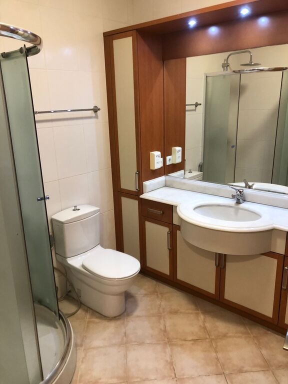 Kirayə verilir 4 otaqlı yeni tikili, 240 m², 28 May m.-20