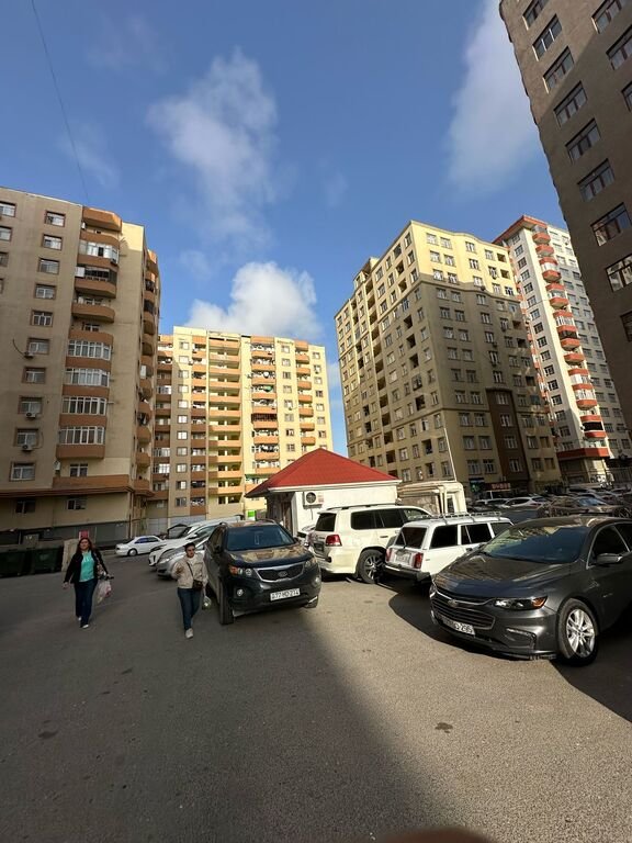 Satılır 3 otaqlı yeni tikili, 136 m², İnşaatçılar m.-1