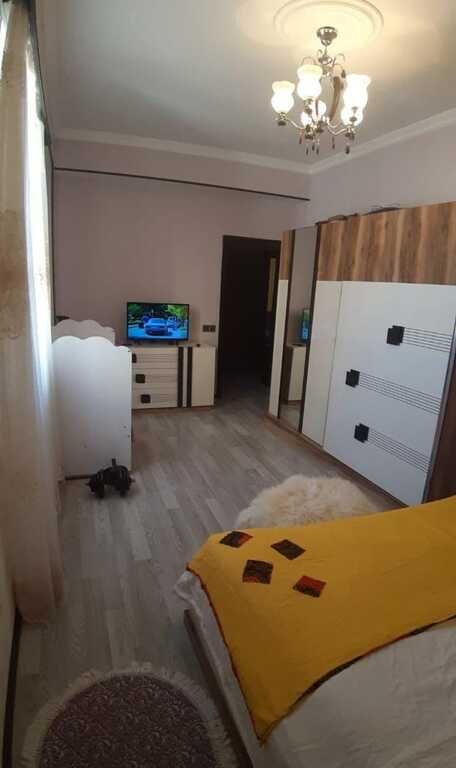 Satılır 3 otaqlı yeni tikili, 136 m², İnşaatçılar m.-8